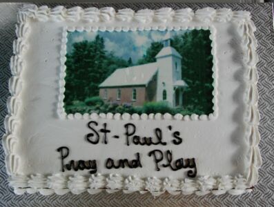 IGA Lachute a confectionné ce gâteau pour célébrer les 10 and du tournoi Priez et Jouez.